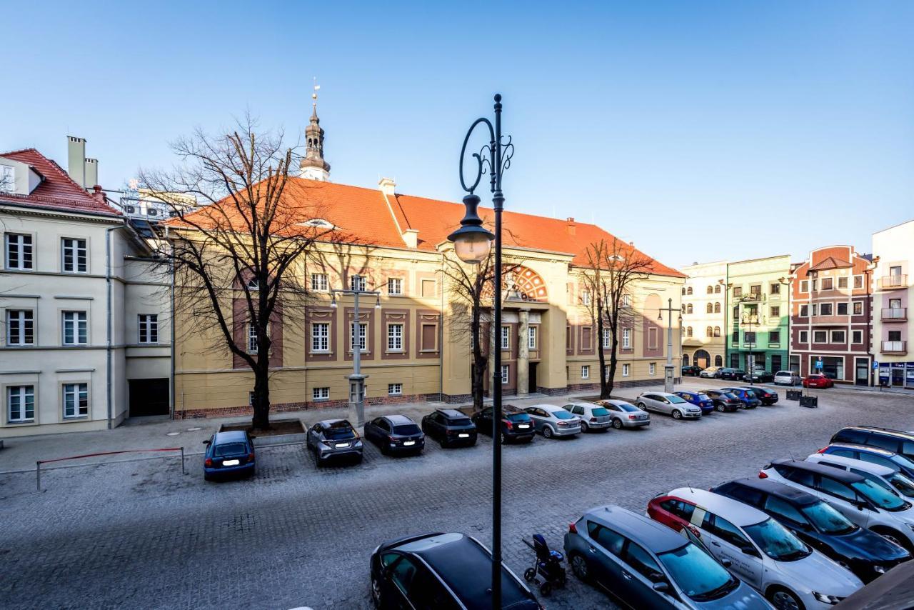 Theatre Apartment - Apartament Przy Rynku W Glogowie Exterior photo